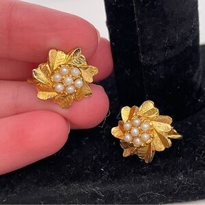 Vintage Heavy Gold Tone Faux Pearl Spring Floral Flower Cottage Clip On Earring